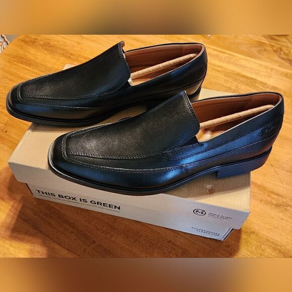 NIB Clarks Tilden Free Black Leather Size 8.5